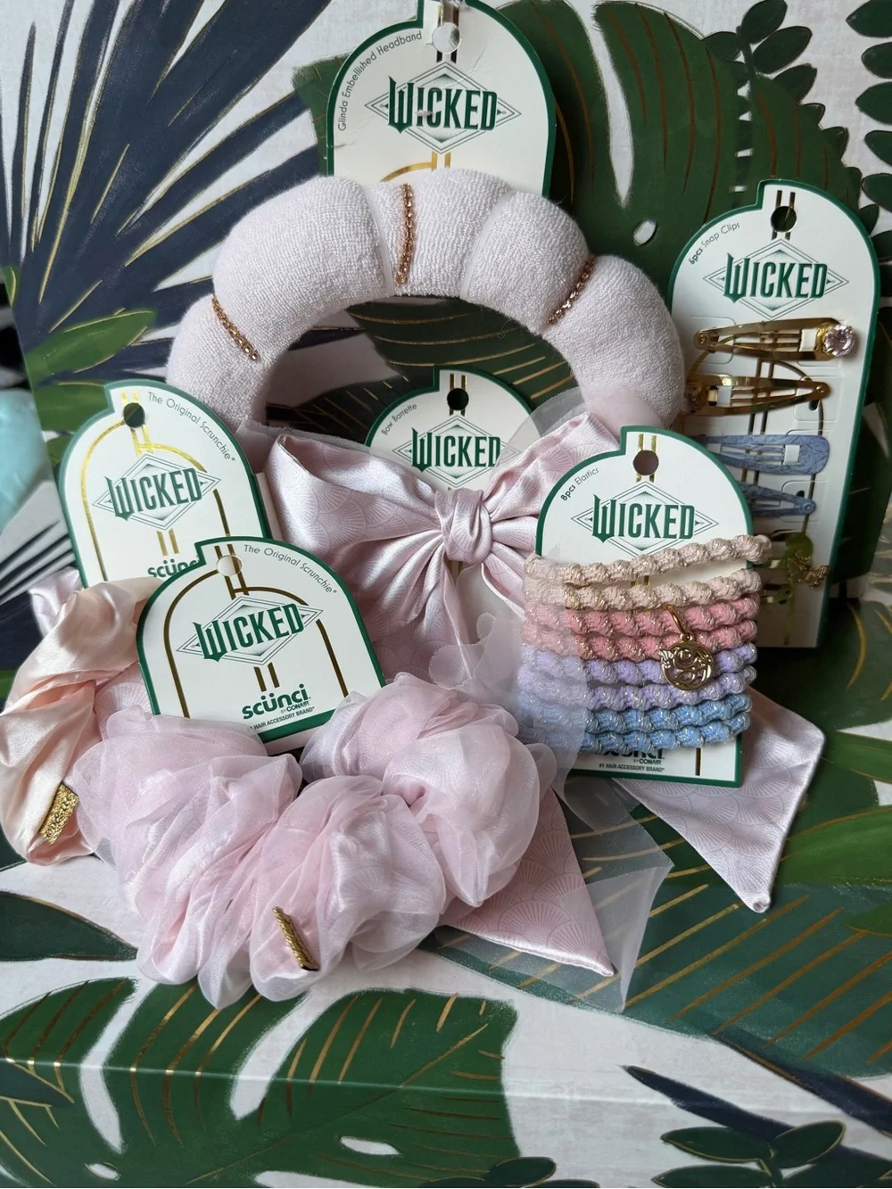 Scünci Wicked Glinda Hair Accessories 6 Piece Bundle Scrunchies Bow NWT